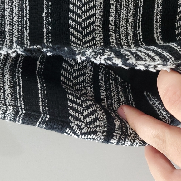 Loft Black/White Tweed with Fringe Skirt, sz 8 - Picture 3 of 8